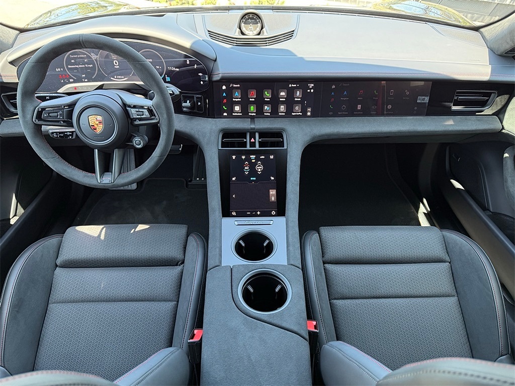 2025 Porsche Taycan GTS photo 15