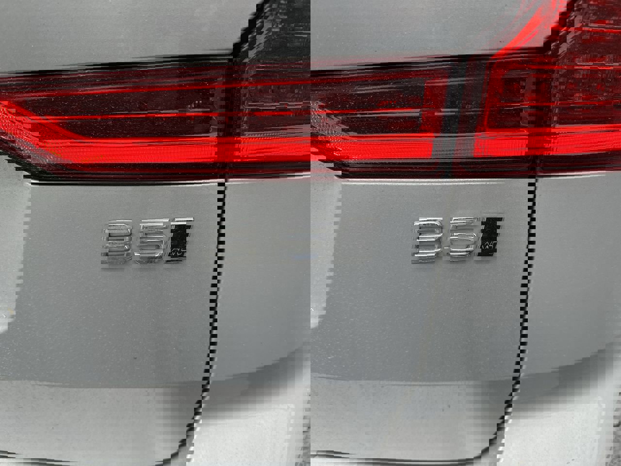 2022 Volvo XC60 B5 Inscription photo 33