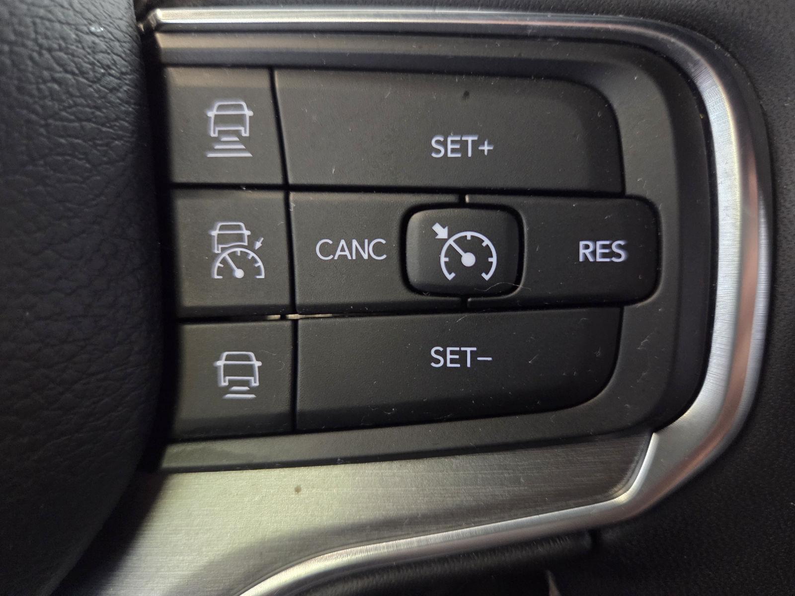 2024 Jeep Wagoneer L Series II Carbide photo 6