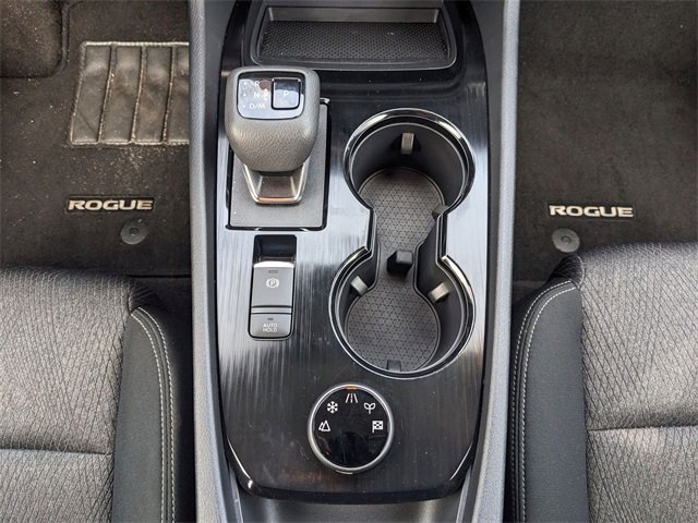 2024 Nissan Rogue SV photo 14