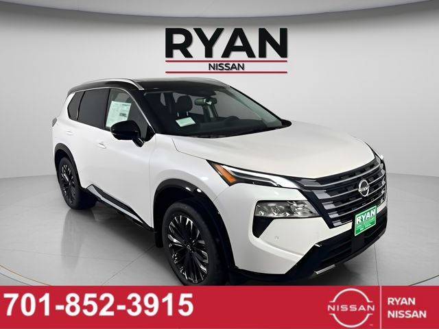 2025 Nissan Rogue Platinum's photo
