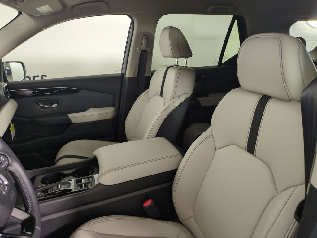 2026 Honda Passport photo 6