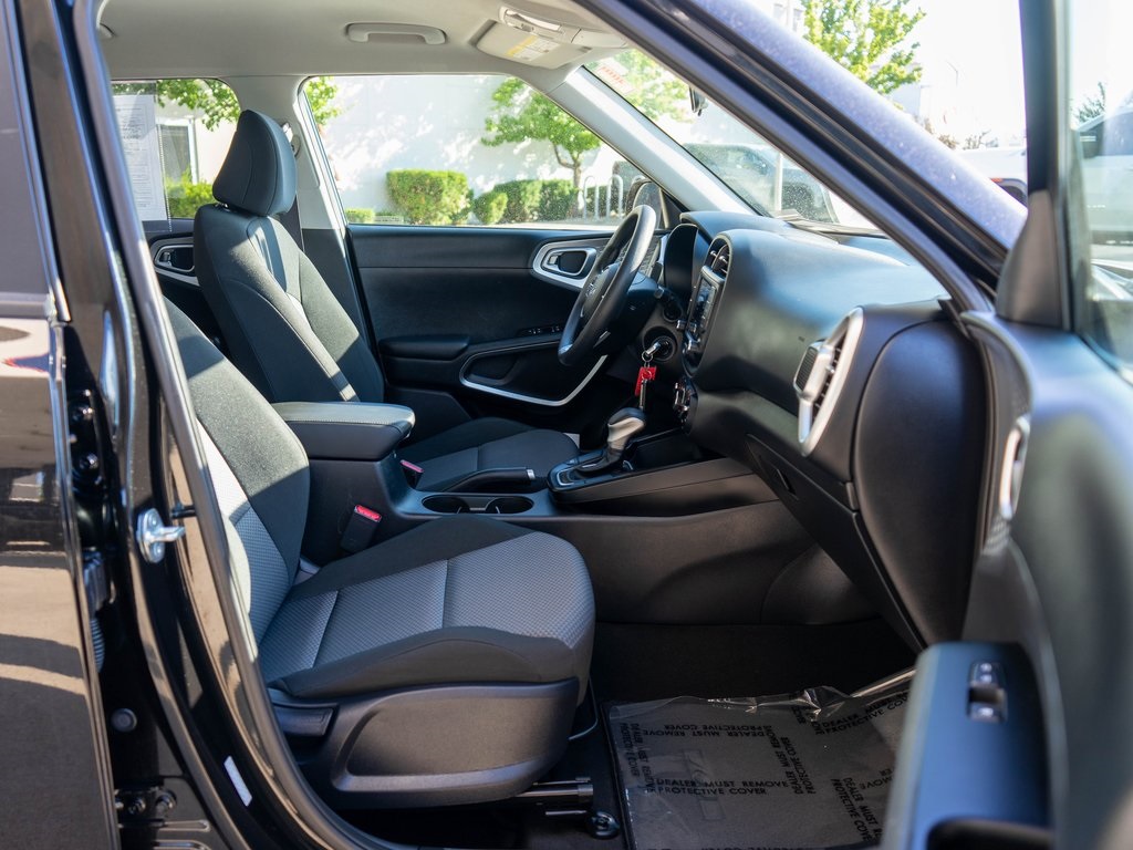 2023 Kia Soul LX photo 9