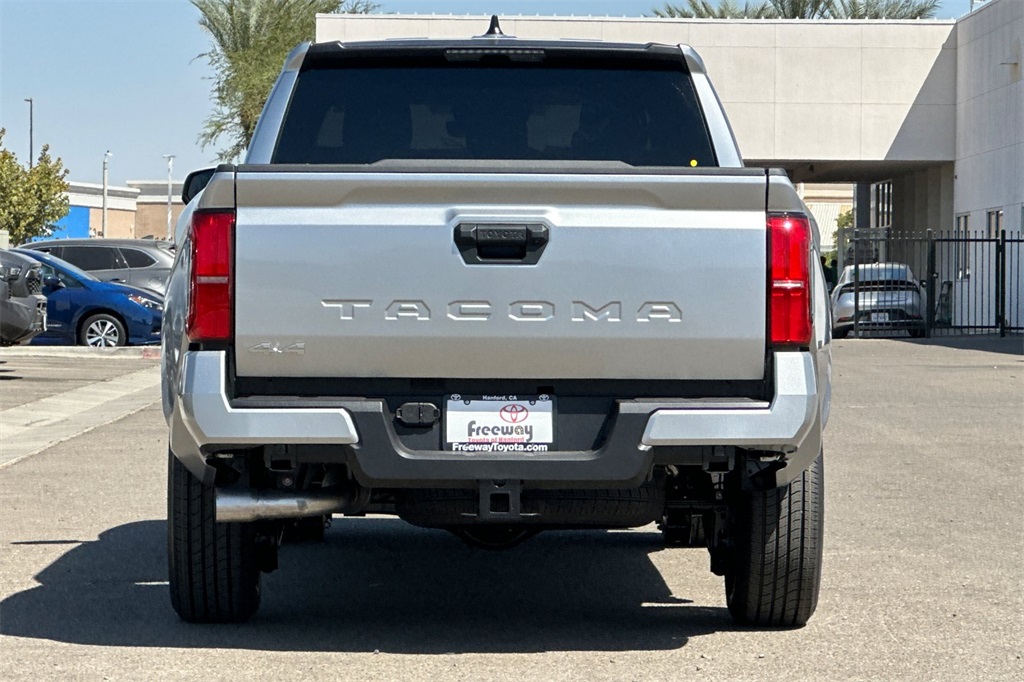 2025 Toyota Tacoma SR5 4x4 Double Cab photo 5
