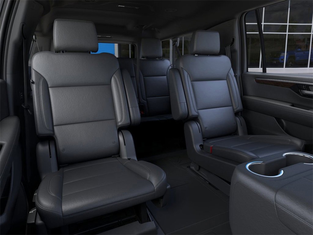 2025 Chevrolet Suburban LT photo 16