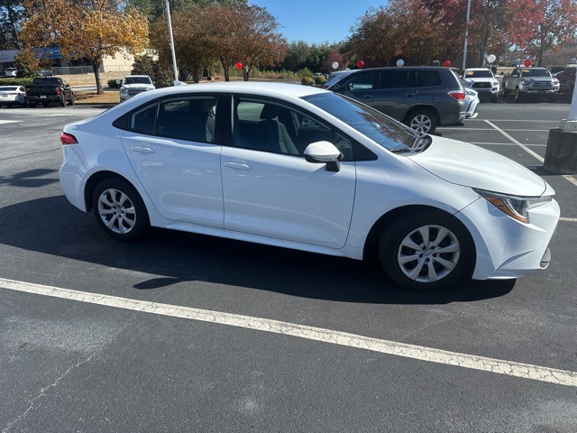 Used 2023 Toyota Corolla LE with VIN 5YFB4MDE4PP049552 for sale in Northfield, Minnesota