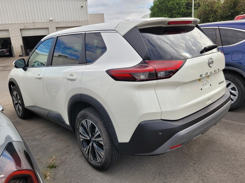 2023 Nissan Rogue SV photo 4