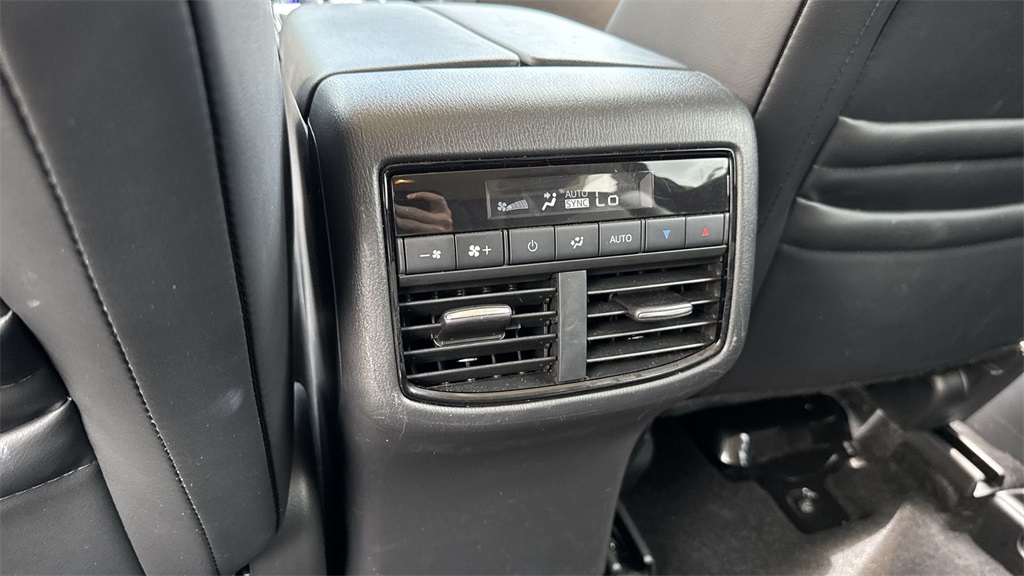 2023 Mazda CX-9 Touring photo 37