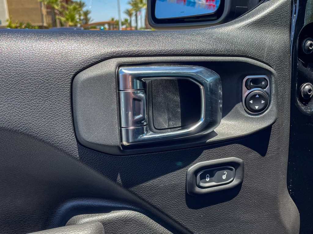 2025 Jeep Wrangler Sport S photo 11