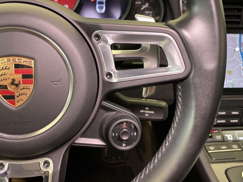 2017 Porsche 911 Targa 4 GTS photo 34