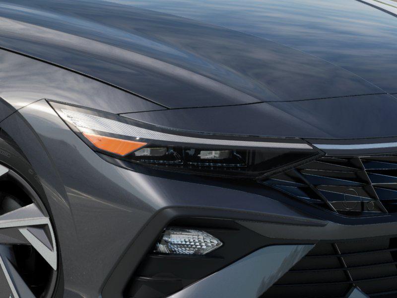 2025 Hyundai Elantra SEL Sport photo 8