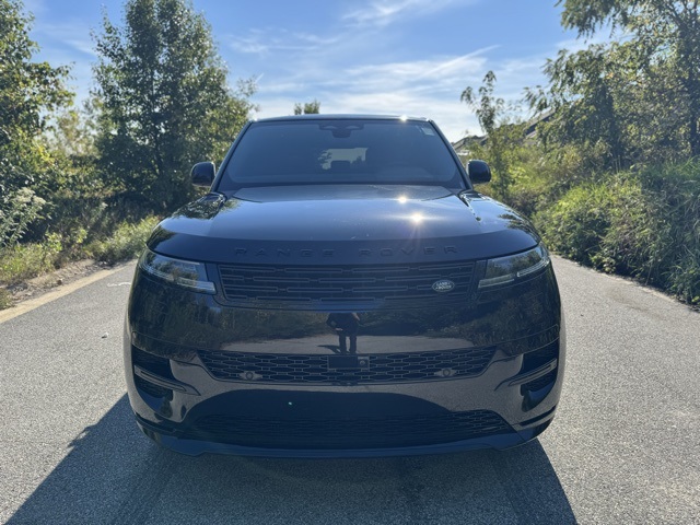 2025 Land Rover Range Rover Sport SE photo 3