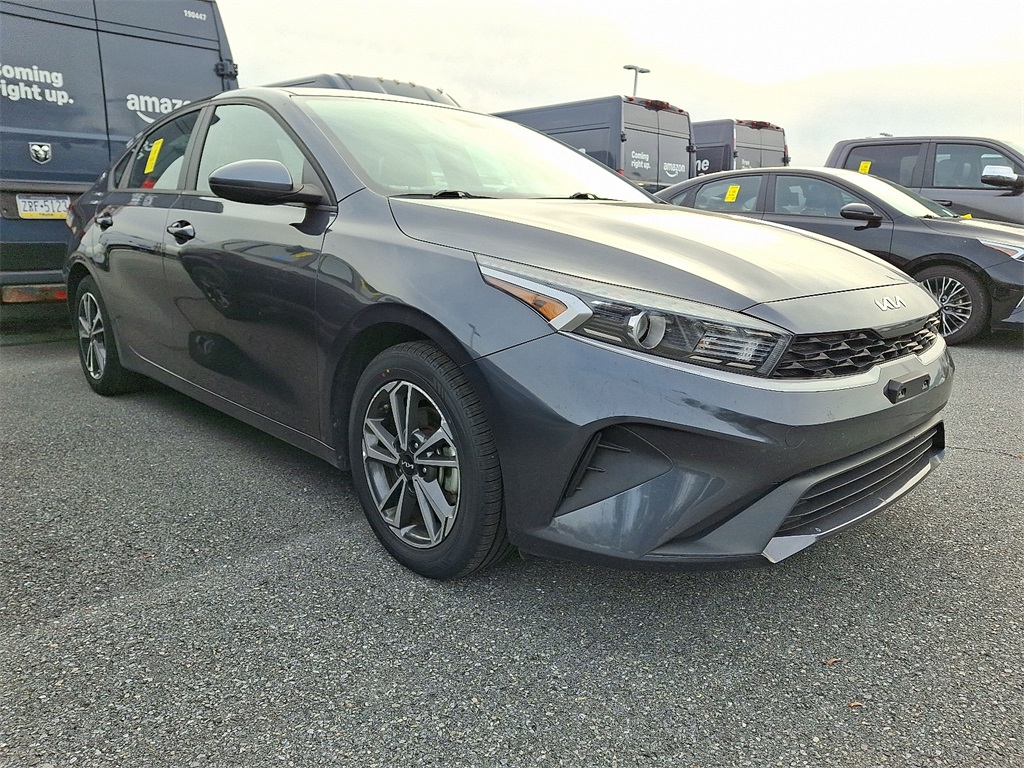 2023 Kia Forte LXS's photo