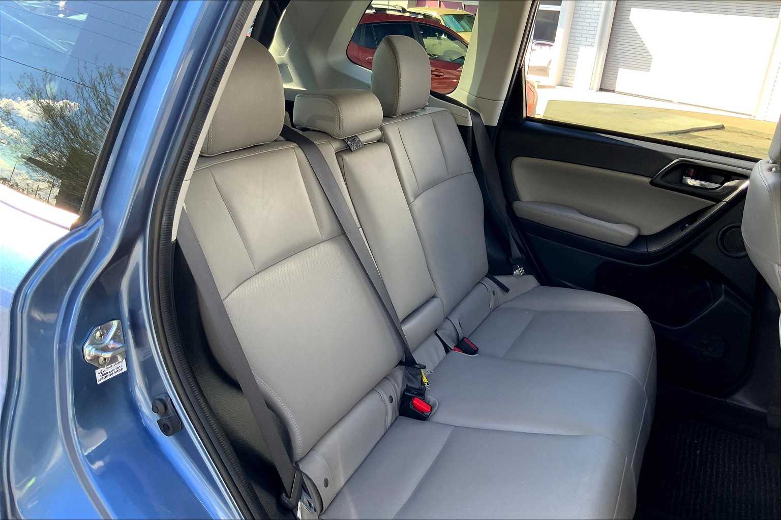 2016 Subaru Forester 2.5i Touring photo 18