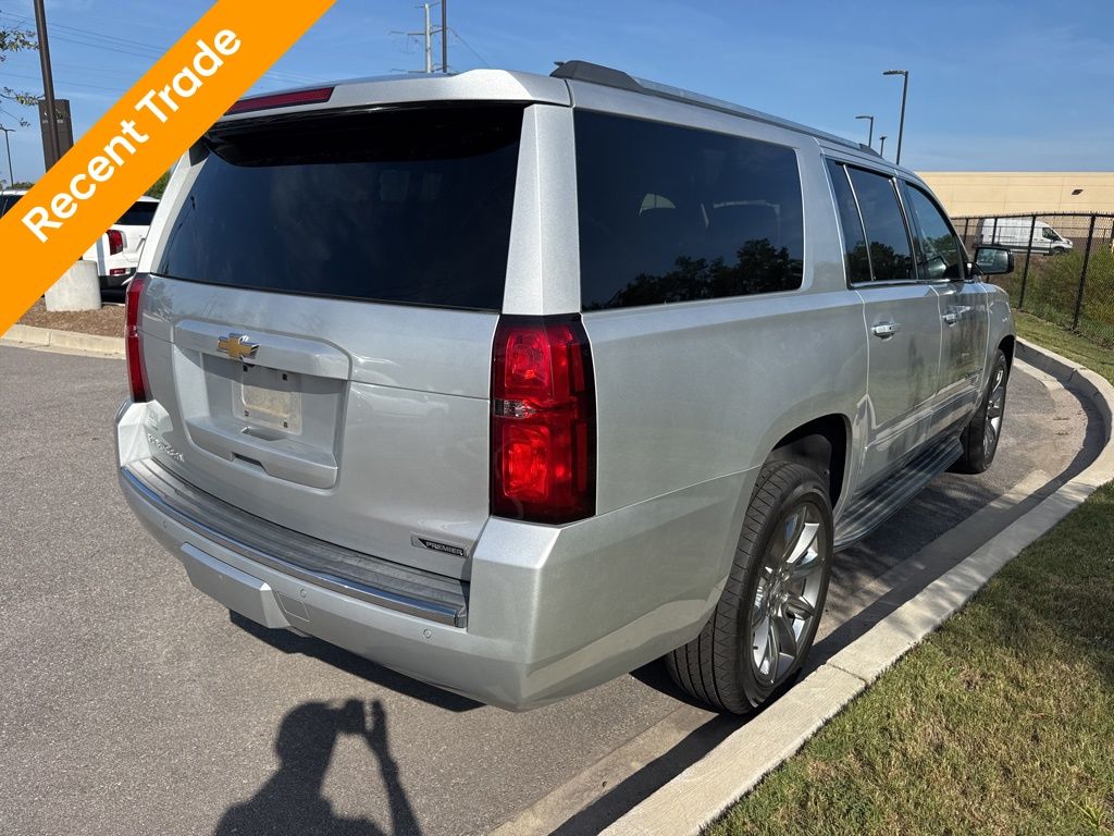 2017 Chevrolet Suburban Premier photo 3