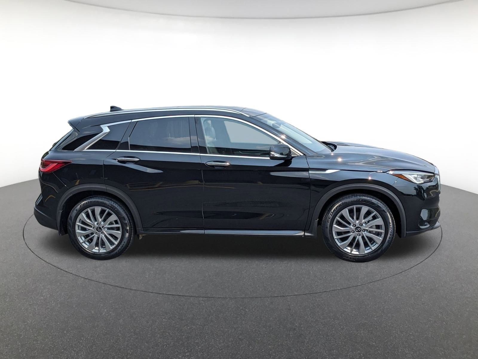 2024 Infiniti QX50 Luxe photo 4