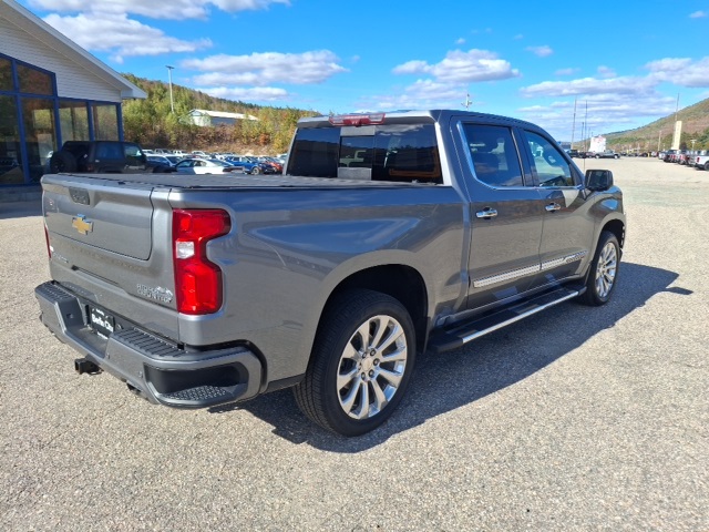 2022 Chevrolet Silverado 1500 LT High Country photo 2