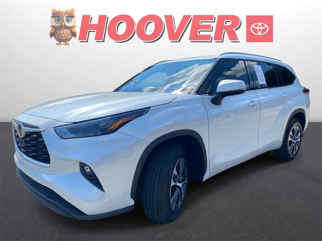 2022 Toyota Highlander XLE photo 3