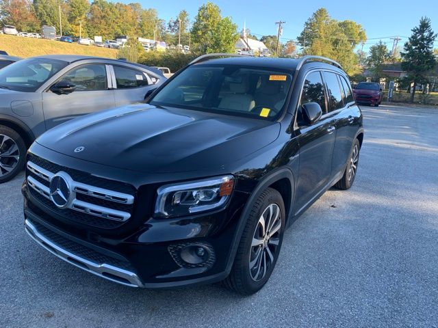 2021 Mercedes Benz GLB 250 photo 3