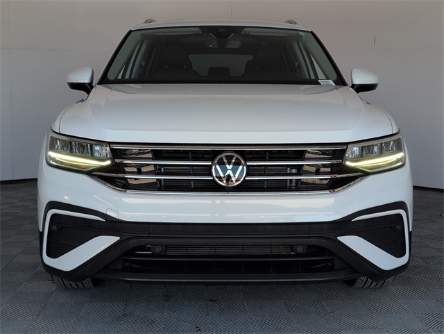 2022 Volkswagen Tiguan SE photo 3