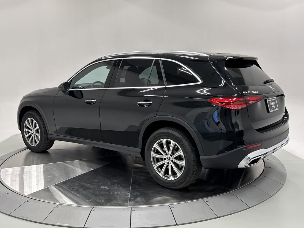 2026 Mercedes Benz GLC 300 photo 4