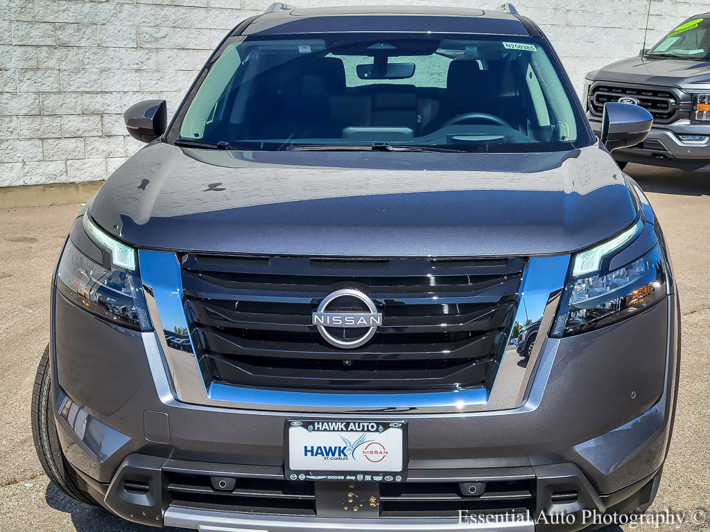 2025 Nissan Pathfinder Platinum photo 4