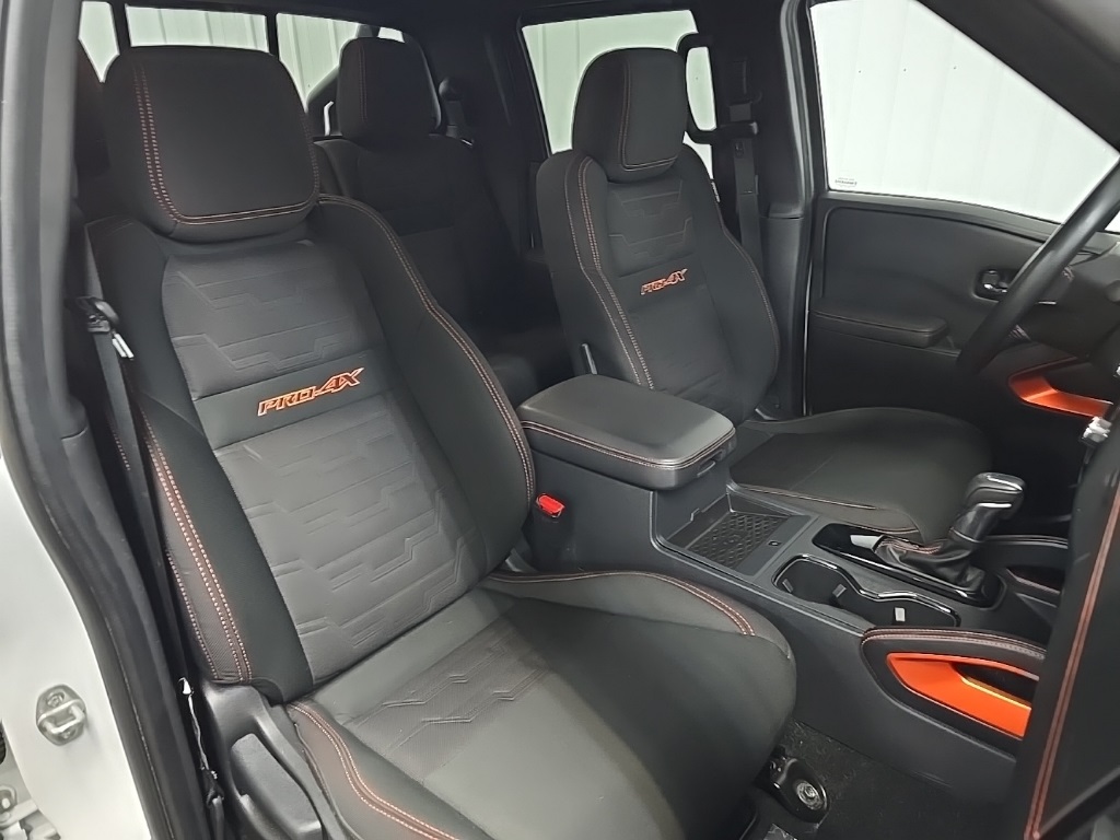 2022 Nissan Frontier PRO-4X photo 13
