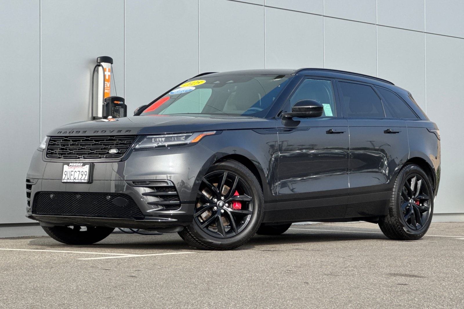 2025 Land Rover Range Rover Velar Dynamic SE