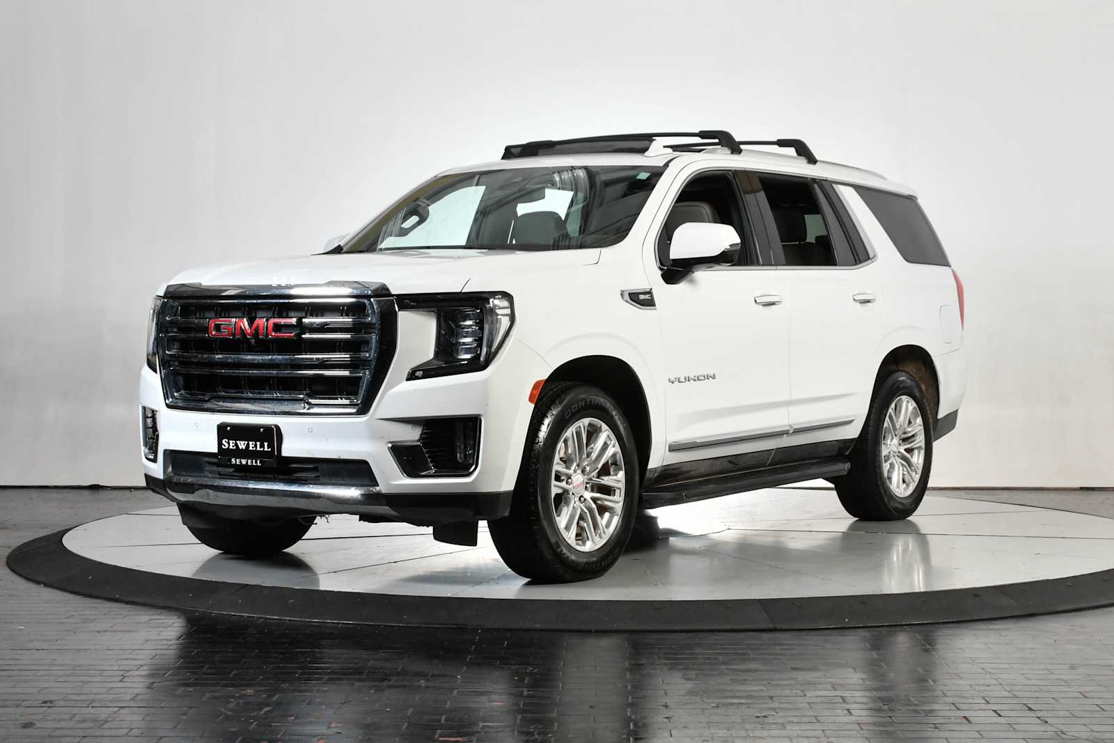 2022 GMC Yukon SLT's photo