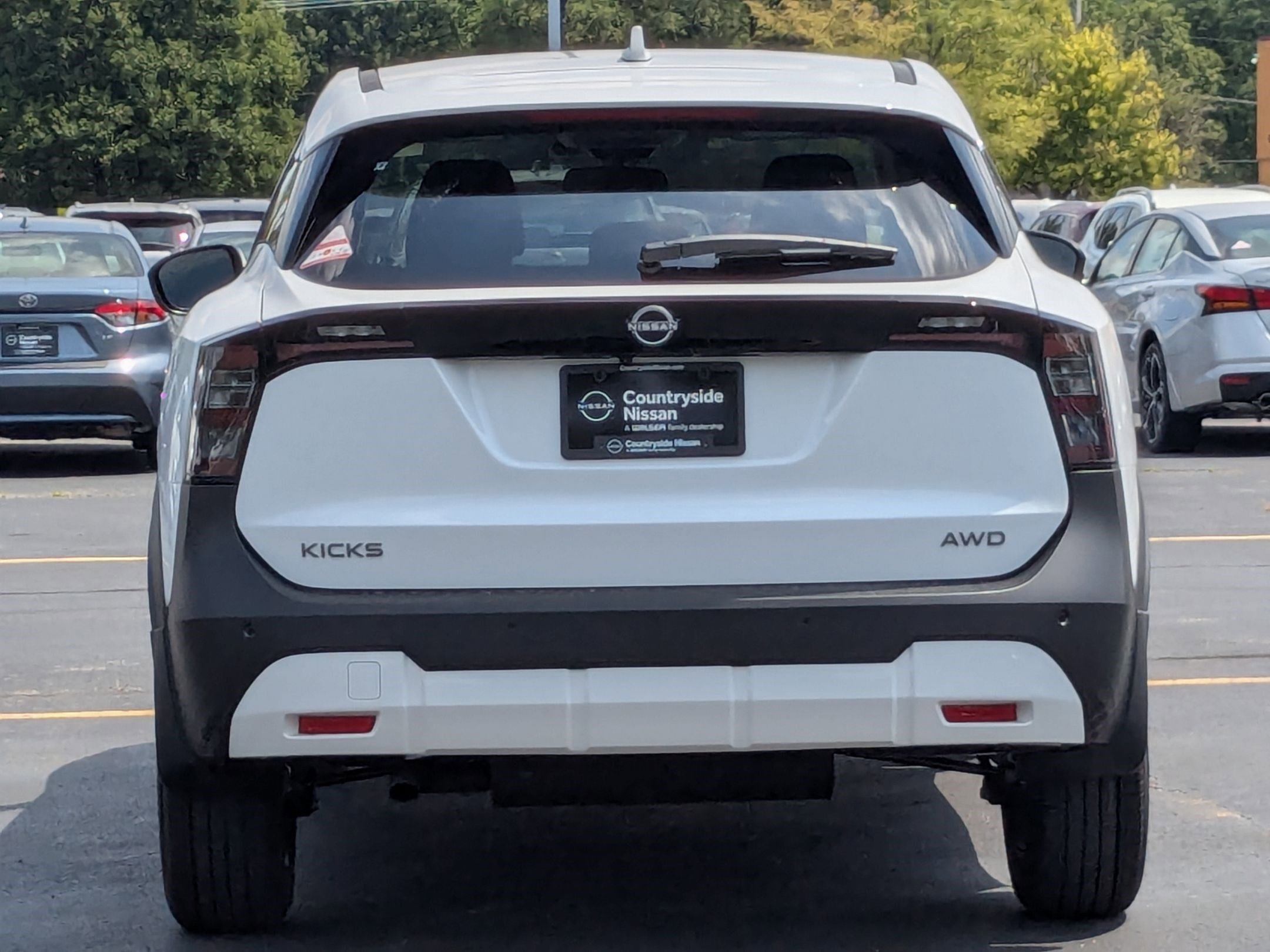 2025 Nissan Kicks SV photo 2