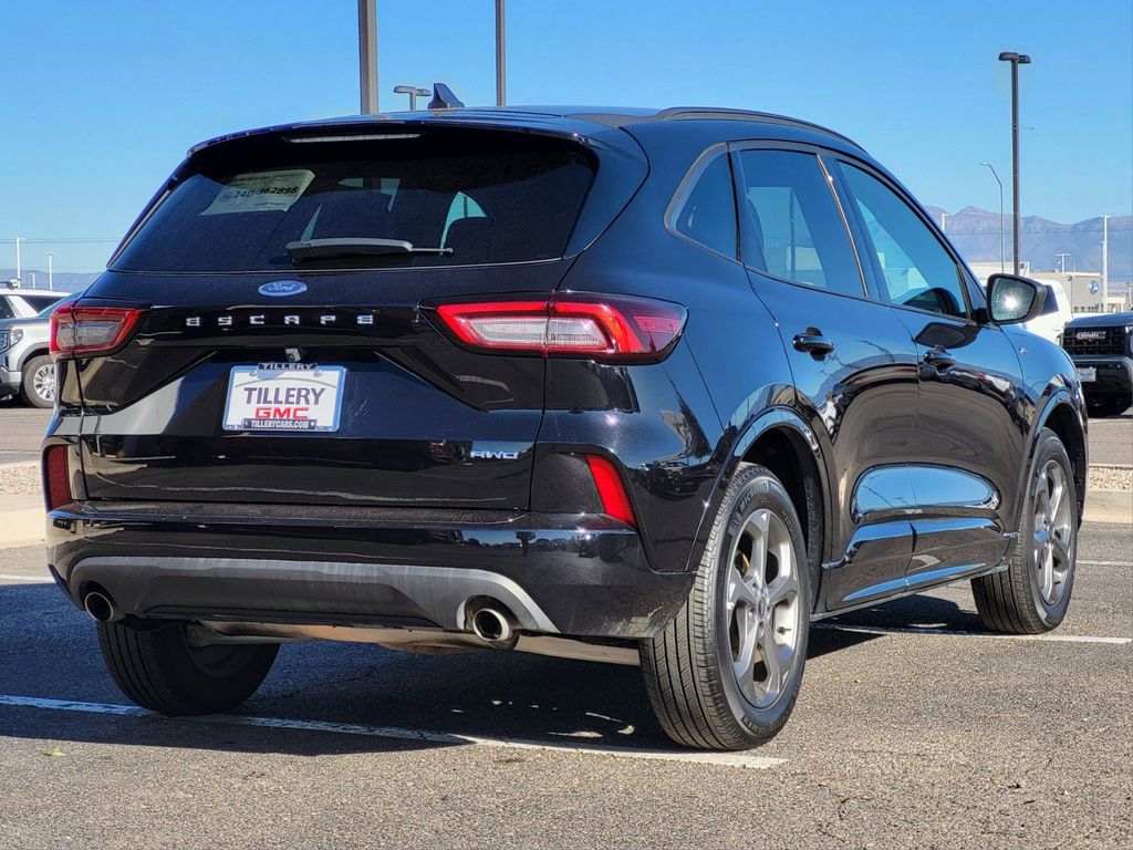 2024 Ford Escape ST-Line photo 3
