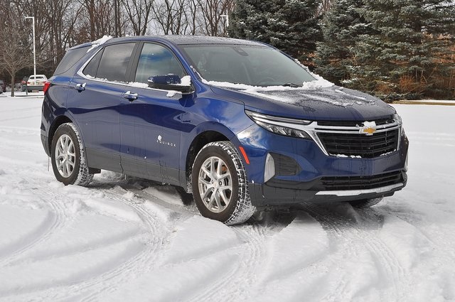 2022 Chevrolet Equinox LT's photo