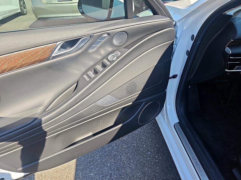 2025 Genesis G80 2.5T Advanced photo 10