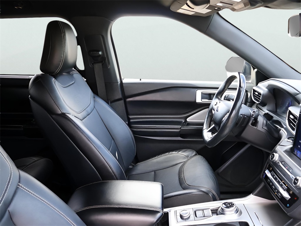 2020 Ford Explorer ST photo 9
