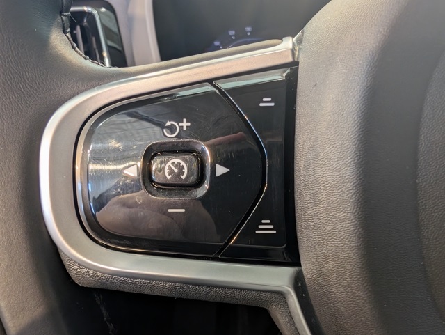 2022 Volvo XC60 Inscription photo 18