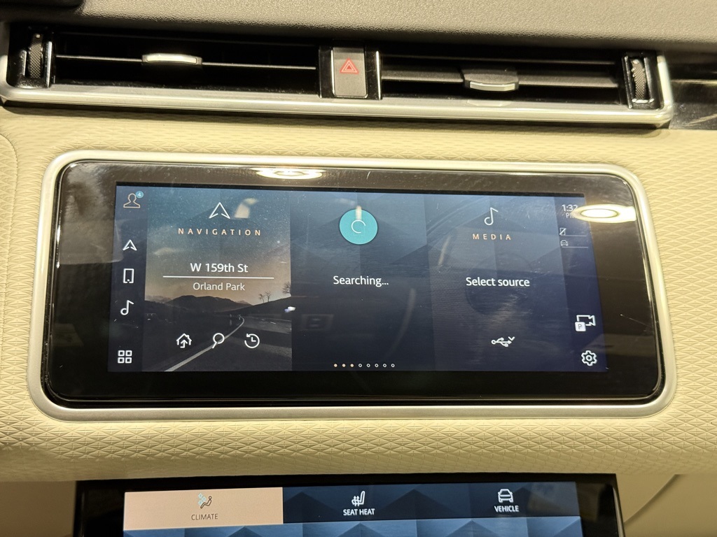 2023 Land Rover Range Rover Velar R-Dynamic S photo 13