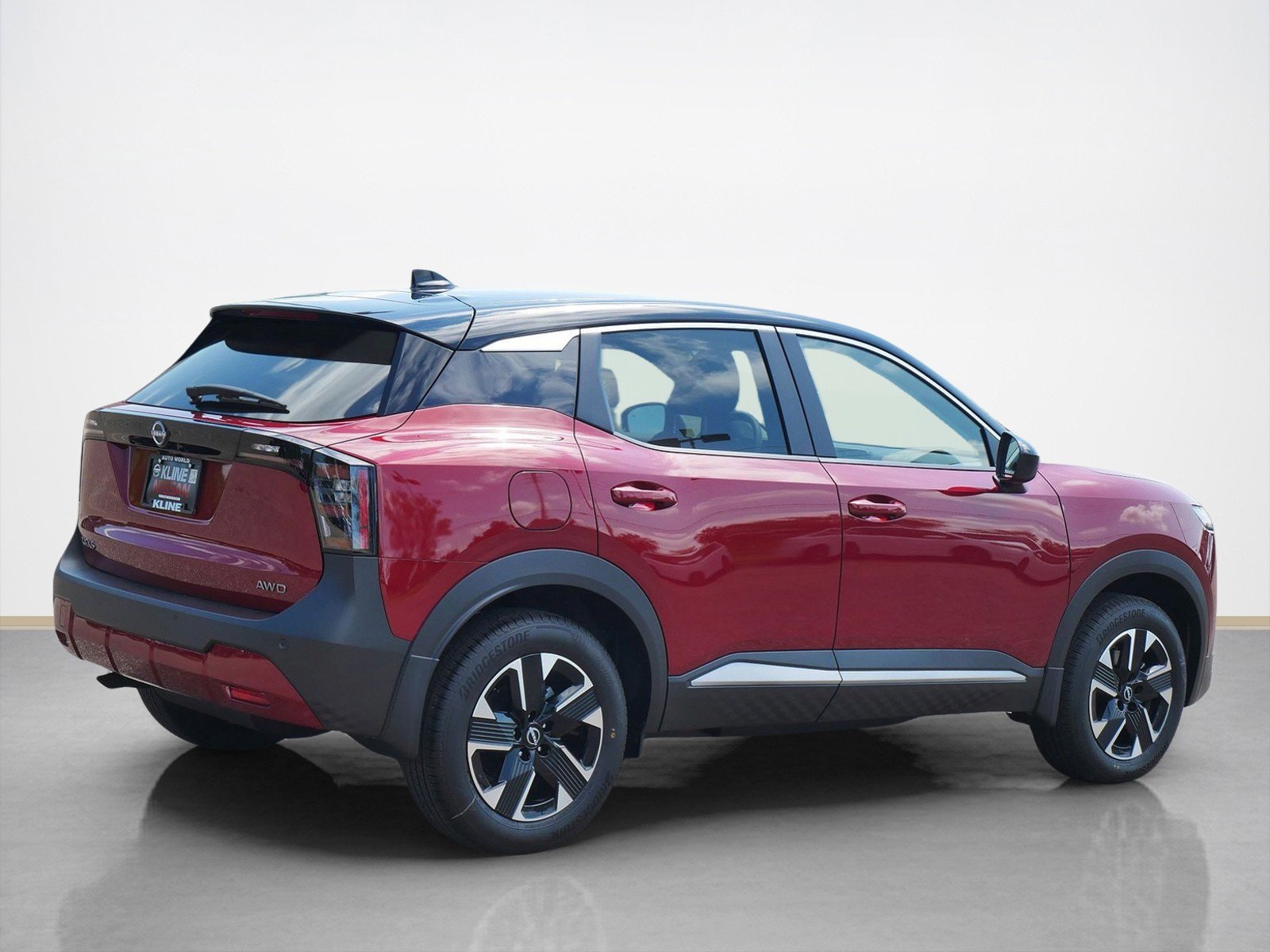 2025 Nissan Kicks SV photo 2
