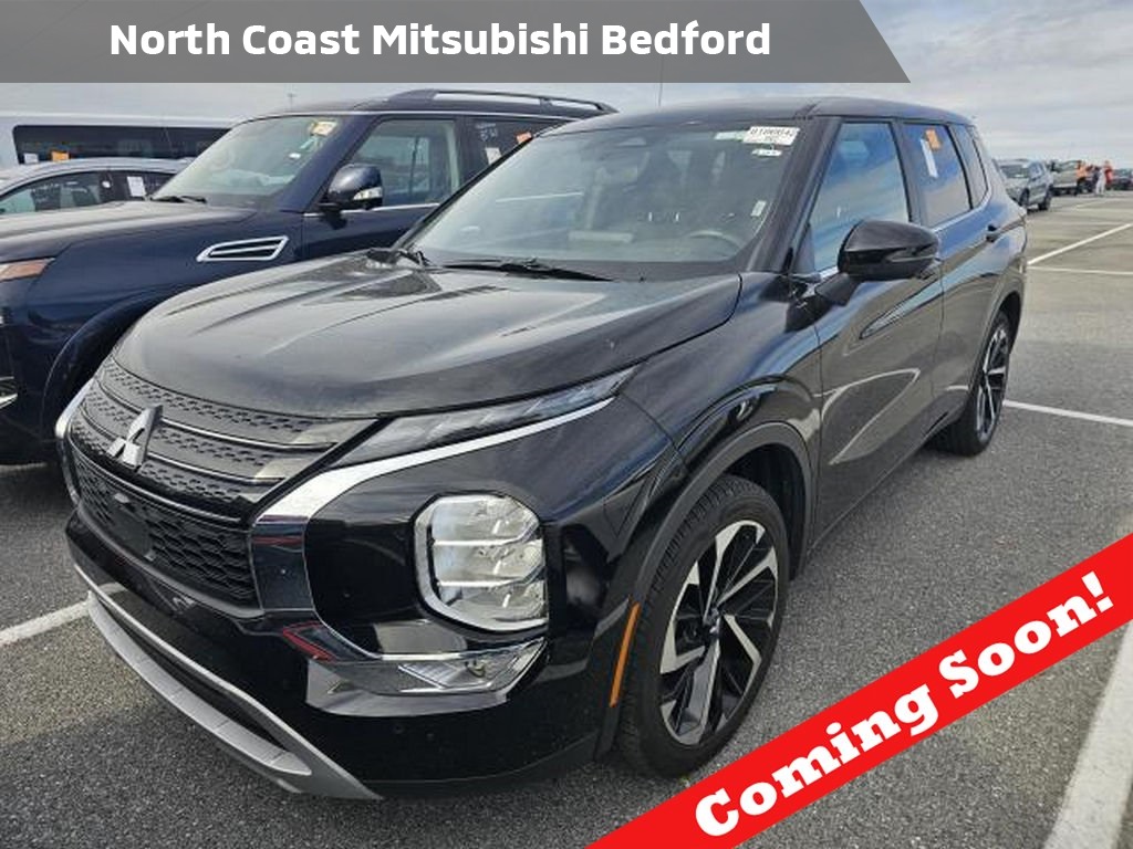 2024 Mitsubishi Outlander SE's photo