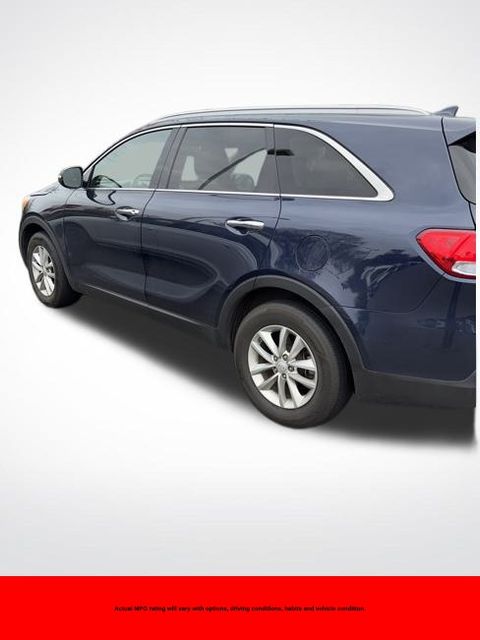 2017 Kia Sorento LX photo 4
