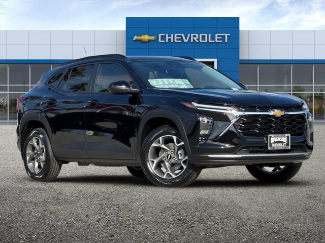 2026 Chevrolet Trax LT photo 2
