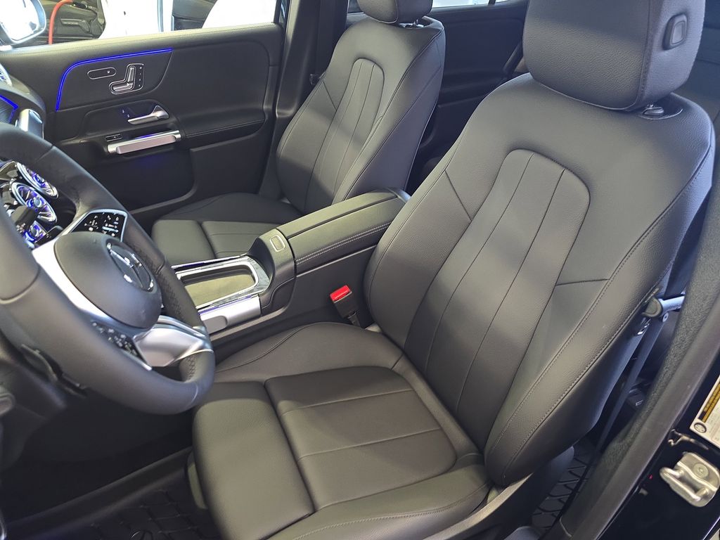 2025 Mercedes Benz GLB 250 photo 14