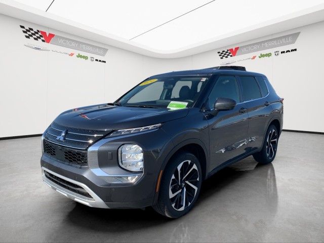 2024 Mitsubishi Outlander SE's photo