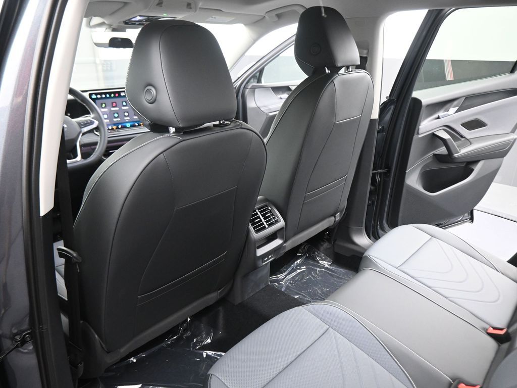 2025 Volkswagen Tiguan SE photo 37