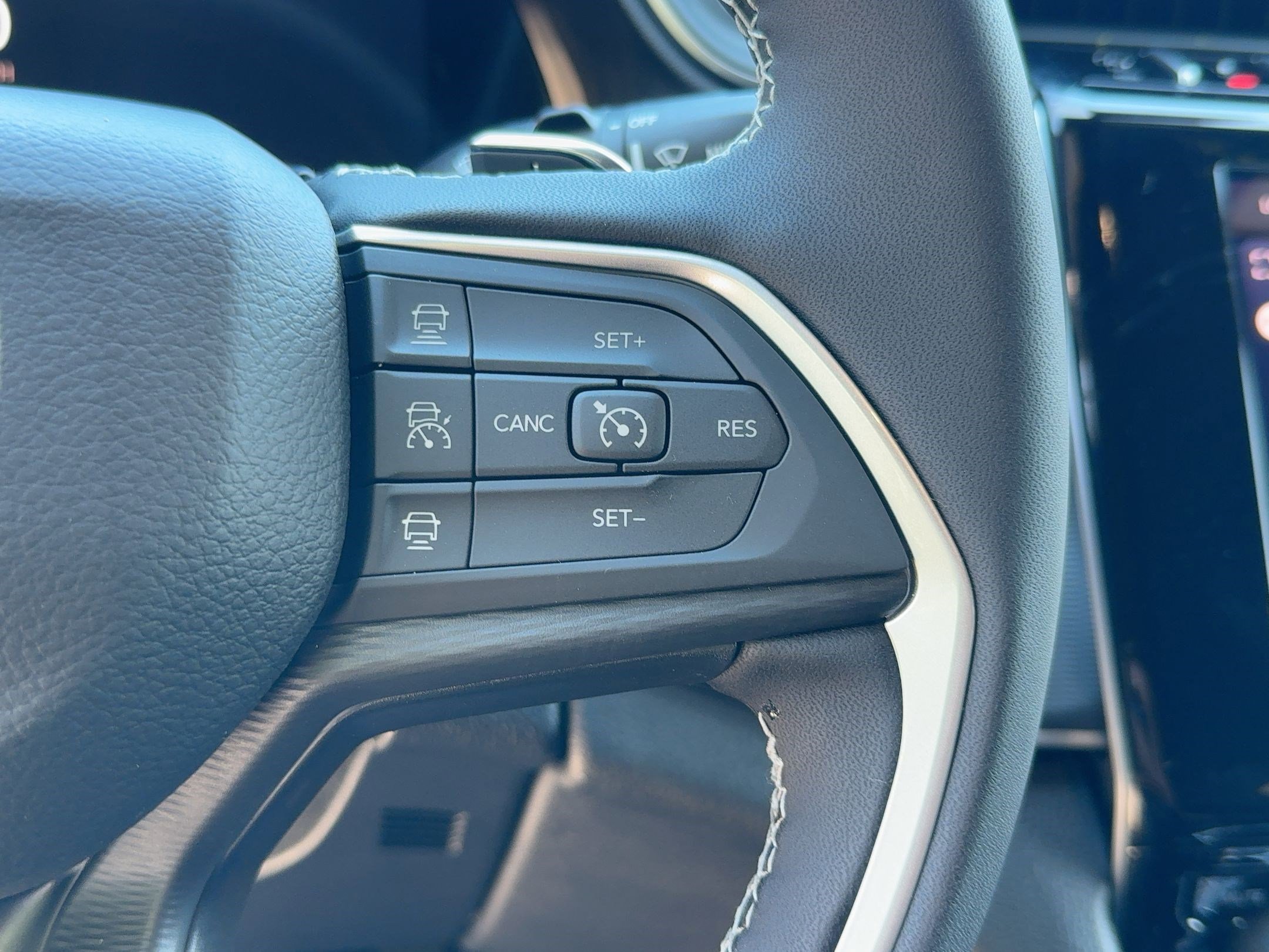 2025 Jeep Grand Cherokee Laredo photo 27