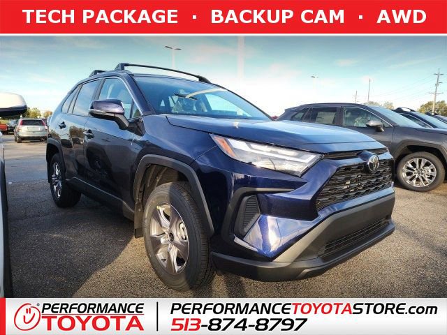 2025 Toyota RAV4 XLE's photo