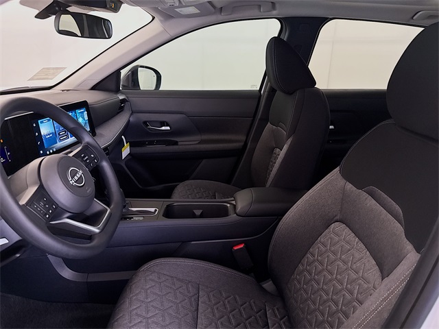 2026 Nissan Kicks SV photo 3