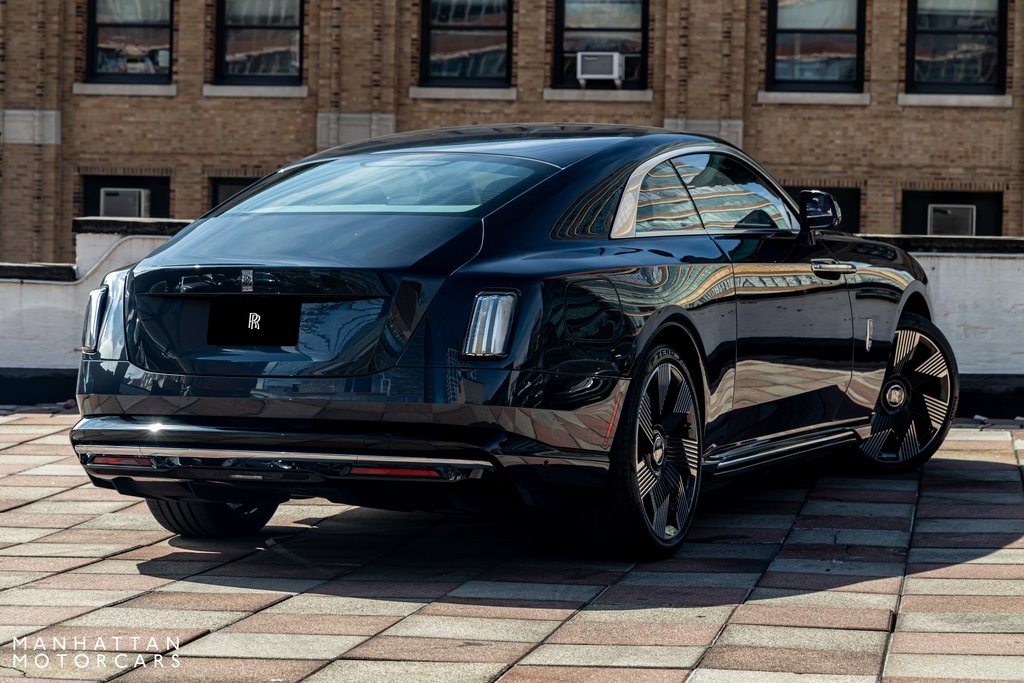 2024 Rolls Royce Spectre photo 2