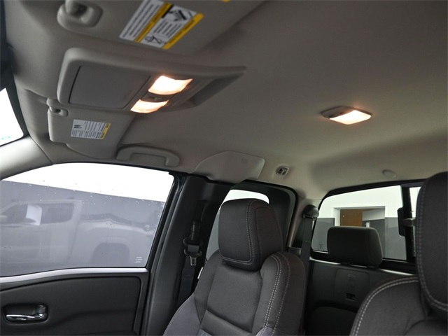 2025 Nissan Frontier SV photo 2