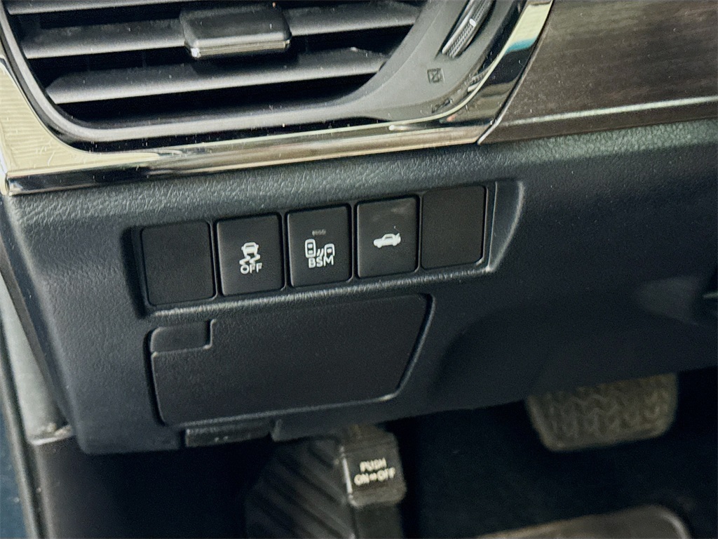 2016 Toyota Avalon XLE Premium photo 11