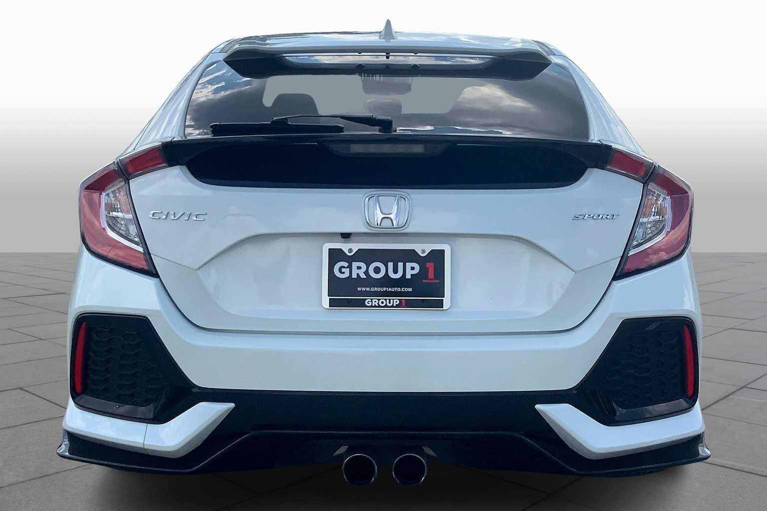 2018 Honda Civic Hatchback Sport photo 4